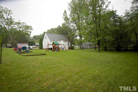 106 Spring St, Durham, NC 27703 photo 4