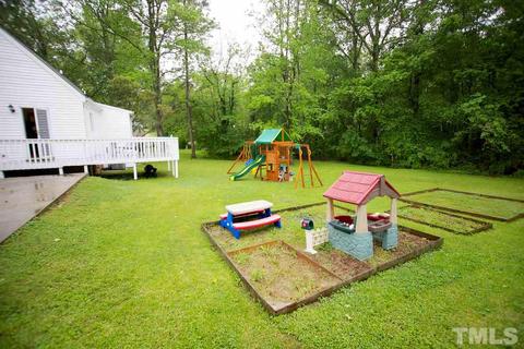 106 Spring St, Durham, NC 27703 photo 2