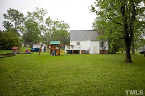 106 Spring St, Durham, NC 27703 photo 3