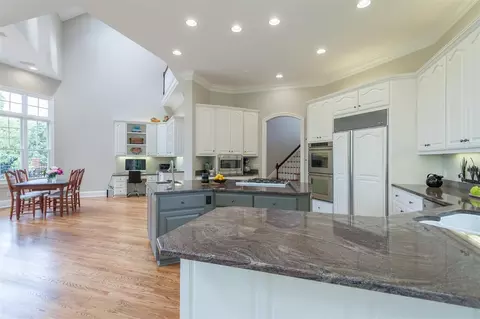 106 Devonbrook Ln, Cary, NC 27518 photo 8