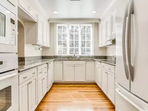 3 Iris Ln, Chapel Hill, NC 27514 photo 9