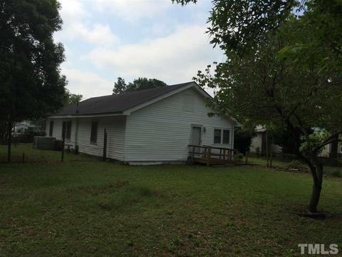 110 2nd St, Erwin, NC 28339 photo 2