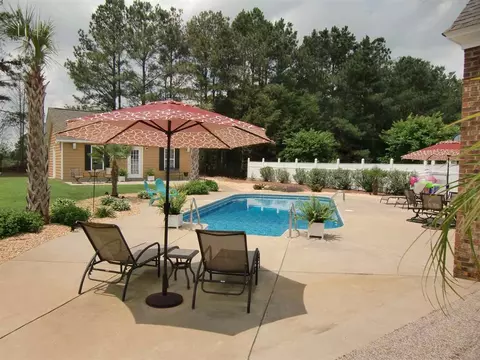 87 Knottingham Ct, Dunn, NC 28334 photo 3
