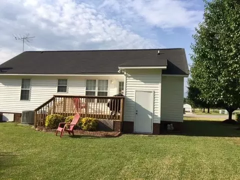 15 Bridgewater Dr, Erwin, NC 28339 photo 2
