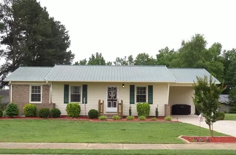 503 W B St, Erwin, NC 28339 photo 1