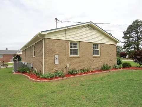 503 W B St, Erwin, NC 28339 photo 20