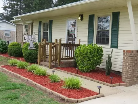 503 W B St, Erwin, NC 28339 photo 3