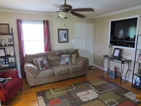 503 W B St, Erwin, NC 28339 photo 8