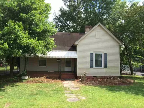 205 E F St, Erwin, NC 28339 photo 1