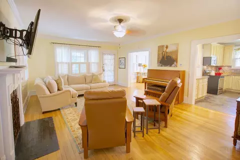 2003 University Dr, Durham, NC 27707 photo 4