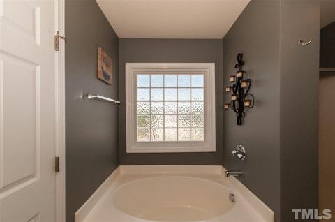 1402 Infinity Ln, Raleigh, NC 27610 photo 13