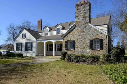 207 N Second St, Smithfield, NC 27577 photo 2