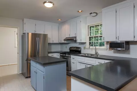 3313 Boulder Ct, Raleigh, NC 27607 photo 6