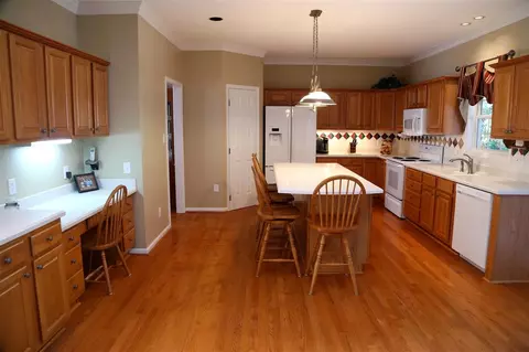 212 Stablegate Dr, Cary, NC 27513 photo 2