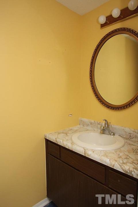 5801 Nottoway Ct #E, Raleigh, NC 27609 photo 3