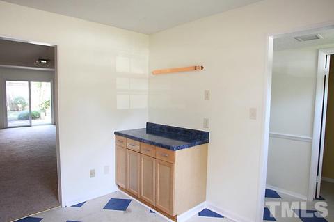 5801 Nottoway Ct #E, Raleigh, NC 27609 photo 6
