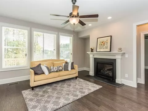 105 El Paso Ave, Durham, NC 27703 photo 9