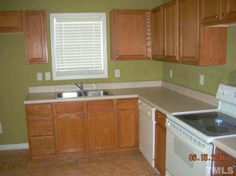 113 Stephenson Dr, Smithfield, NC 27577 photo 3