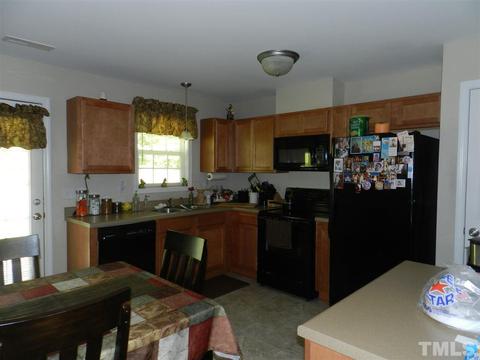 369 Gray Ghost St, Benson, NC 27504 photo 5