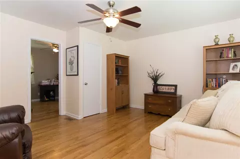 706 E Joyner St, Clayton, NC 27520 photo 2