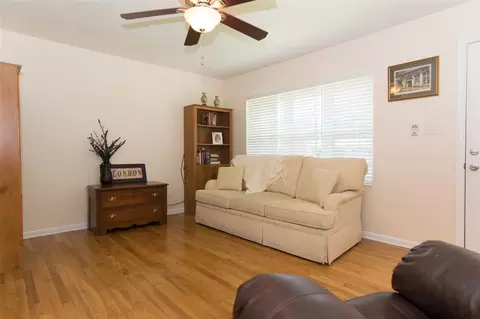 706 E Joyner St, Clayton, NC 27520 photo 3