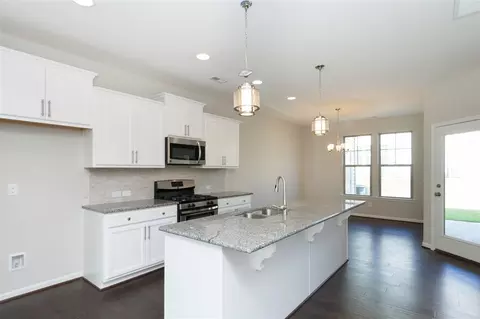 1133 Metropolitan Dr NE, Durham, NC 27713 photo 8