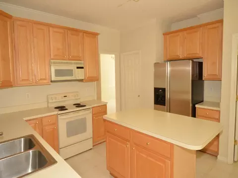 222 Tecumseh Ct, Raleigh, NC 27607 photo 9