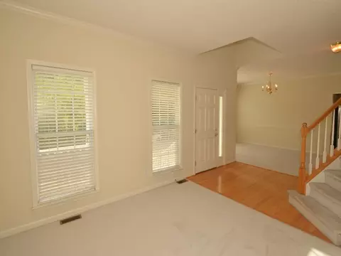 222 Tecumseh Ct, Raleigh, NC 27607 photo 4
