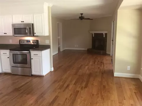 301 Marlowe Dr, Dunn, NC 28334 photo 4