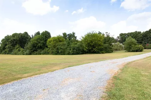 154 Deer Path Farms Rd, Erwin, NC 28339 photo 2
