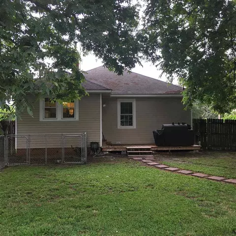 302 N 10th St, Erwin, NC 28339 photo 8