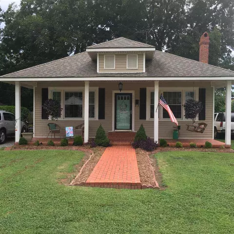 302 N 10th St, Erwin, NC 28339 photo 1