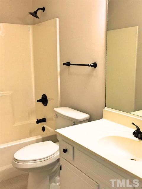 102 Silverridge Ct, Cary, NC 27513 photo 13