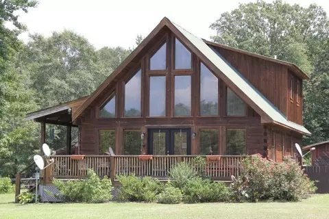 205 Koerner Ln, Erwin, NC 28339 photo 1