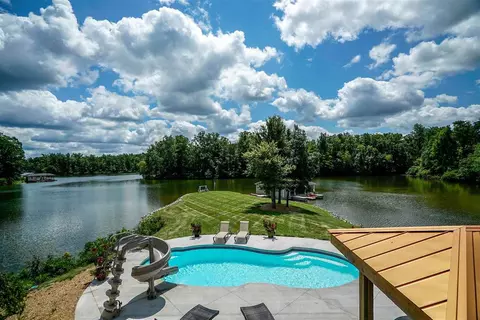 980 Crystal Forest Dr, Semora, NC 27343 photo 3