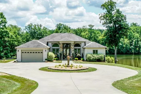 980 Crystal Forest Dr, Semora, NC 27343 photo 1