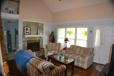 102 Pine Needle Dr, Angier, NC 27501 photo 4