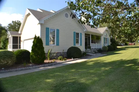 102 Pine Needle Dr, Angier, NC 27501 photo 2