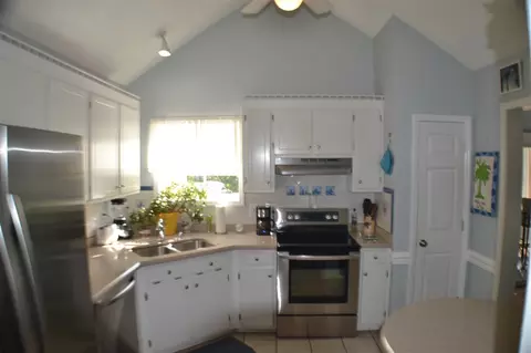 102 Pine Needle Dr, Angier, NC 27501 photo 9