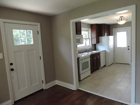 207 S Briggs Ave, Durham, NC 27703 photo 9