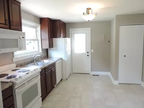 207 S Briggs Ave, Durham, NC 27703 photo 3