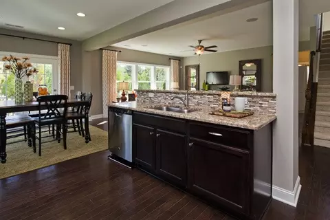 509 Poplar St, Durham, NC 27703 photo 4