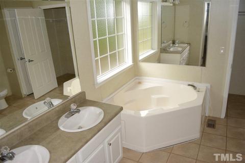 7705 Trudy Ln, Garner, NC 27529 photo 9