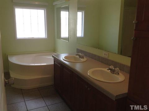 2501 Amy Ct, Garner, NC 27529 photo 6