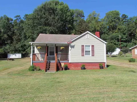 1227 Pointer St, Roxboro, NC 27573 photo 1