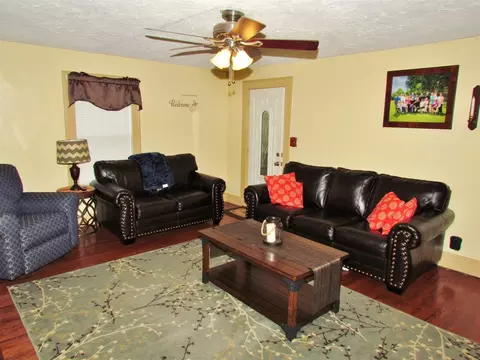 1227 Pointer St, Roxboro, NC 27573 photo 5