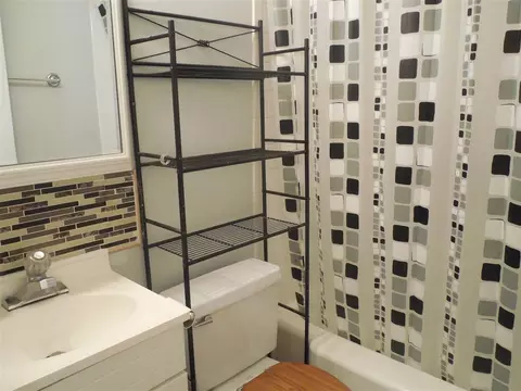 829 Ridgeway Ave, Durham, NC 27701 photo 9