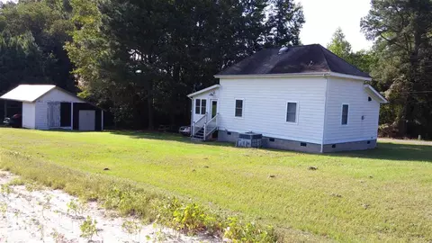 5992 Benson Hardee Rd, Benson, NC 27504 photo 2