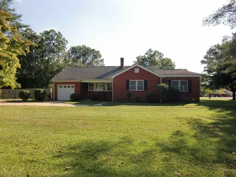 801 Denim Dr, Erwin, NC 28339 photo 2