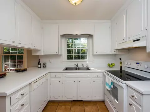 6925 Electra Dr, Raleigh, NC 27607 photo 6
